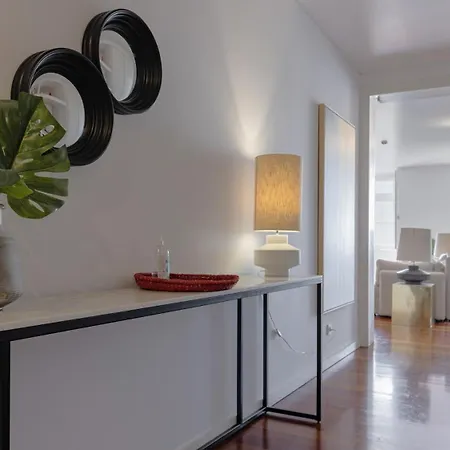 Lovelystay - Chiado 3bedroom Wonder