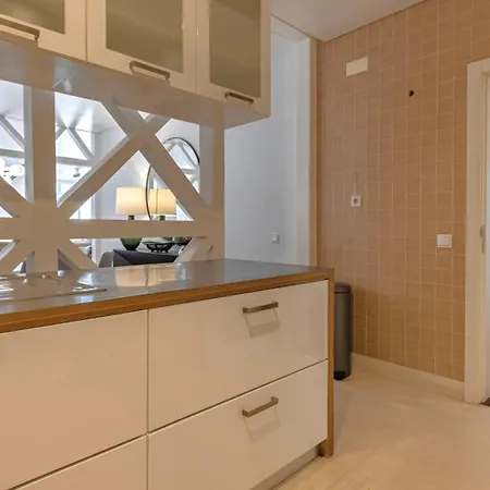 Apartment Lovelystay - Chiado 3bedroom Wonder