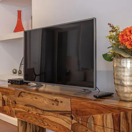 Apartment Lovelystay - Chiado 3bedroom Wonder