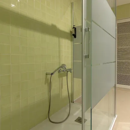 Lovelystay - Chiado 3bedroom Wonder