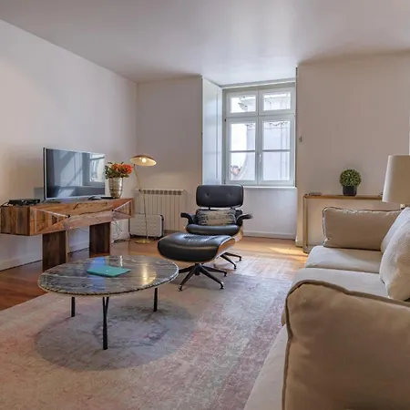 Lovelystay - Chiado 3bedroom Wonder *