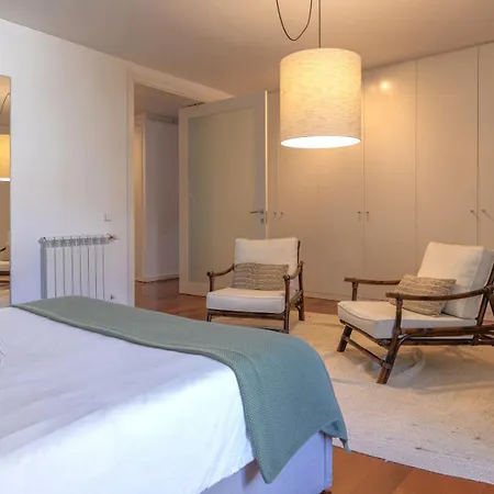 Apartment Lovelystay - Chiado 3bedroom Wonder *