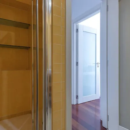 Lovelystay - Chiado 3bedroom Wonder *