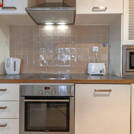 Lovelystay - Chiado 3bedroom Wonder Apartment