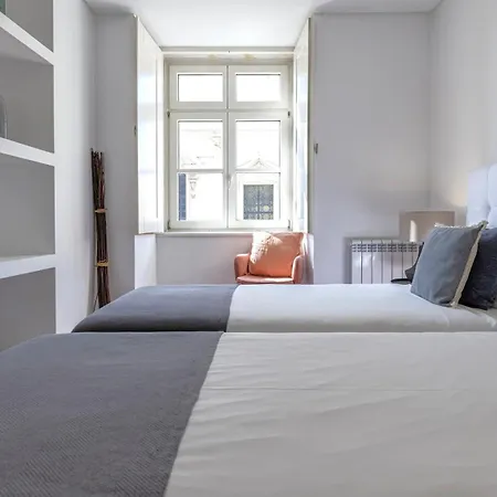 Lovelystay - Chiado 3bedroom Wonder *