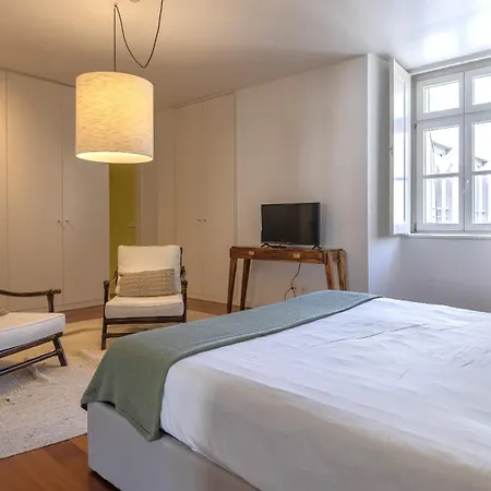 Lovelystay - Chiado 3bedroom Wonder Apartment Lisbon