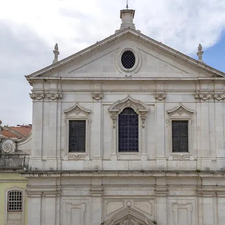 Lovelystay - Chiado 3bedroom Wonder