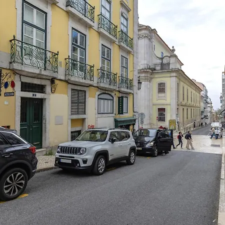 Lovelystay - Chiado 3bedroom Wonder * Lisbon